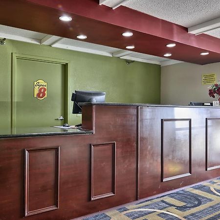 Super 8 By Wyndham Bangor Hotel Екстериор снимка