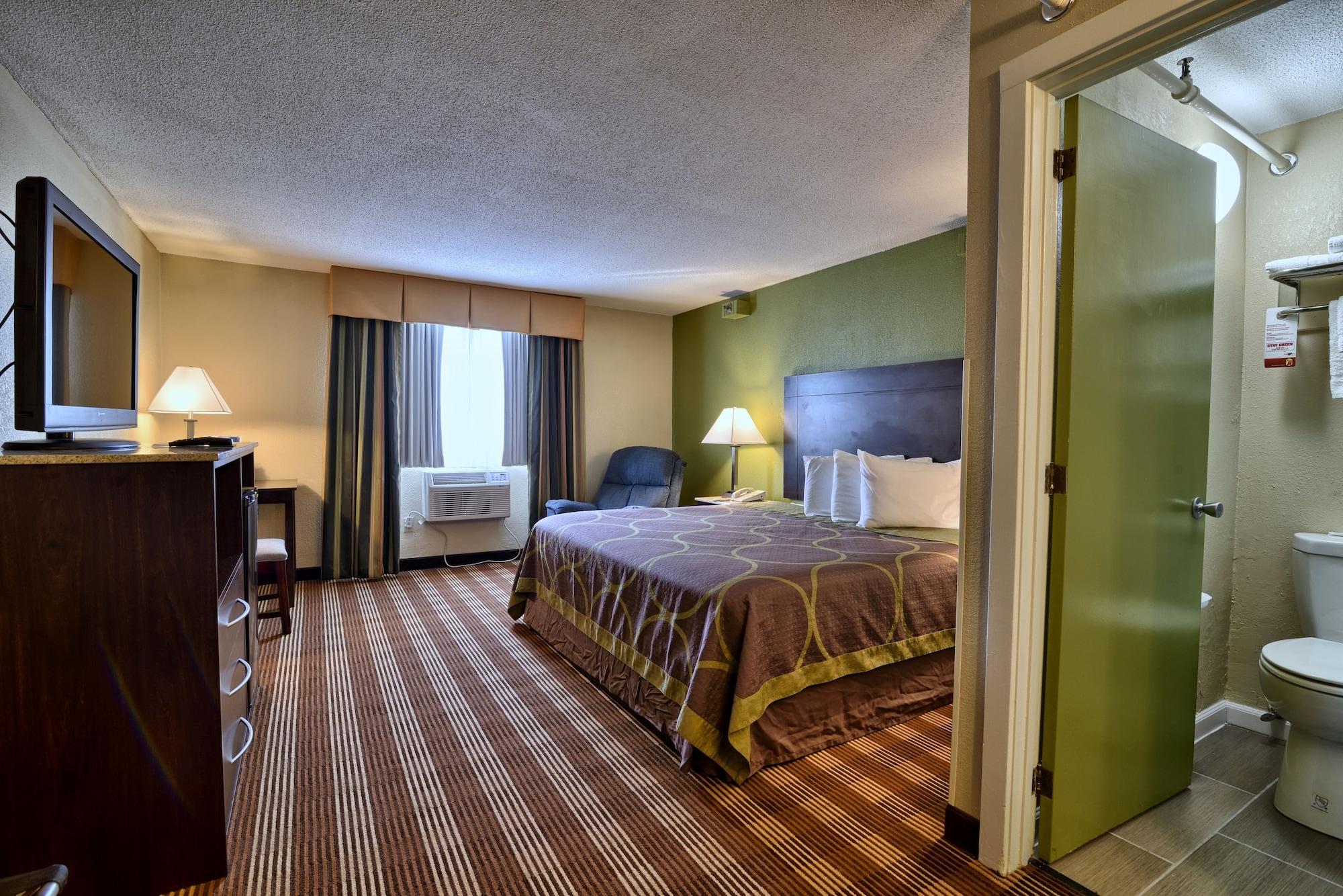 Super 8 By Wyndham Bangor Hotel Екстериор снимка