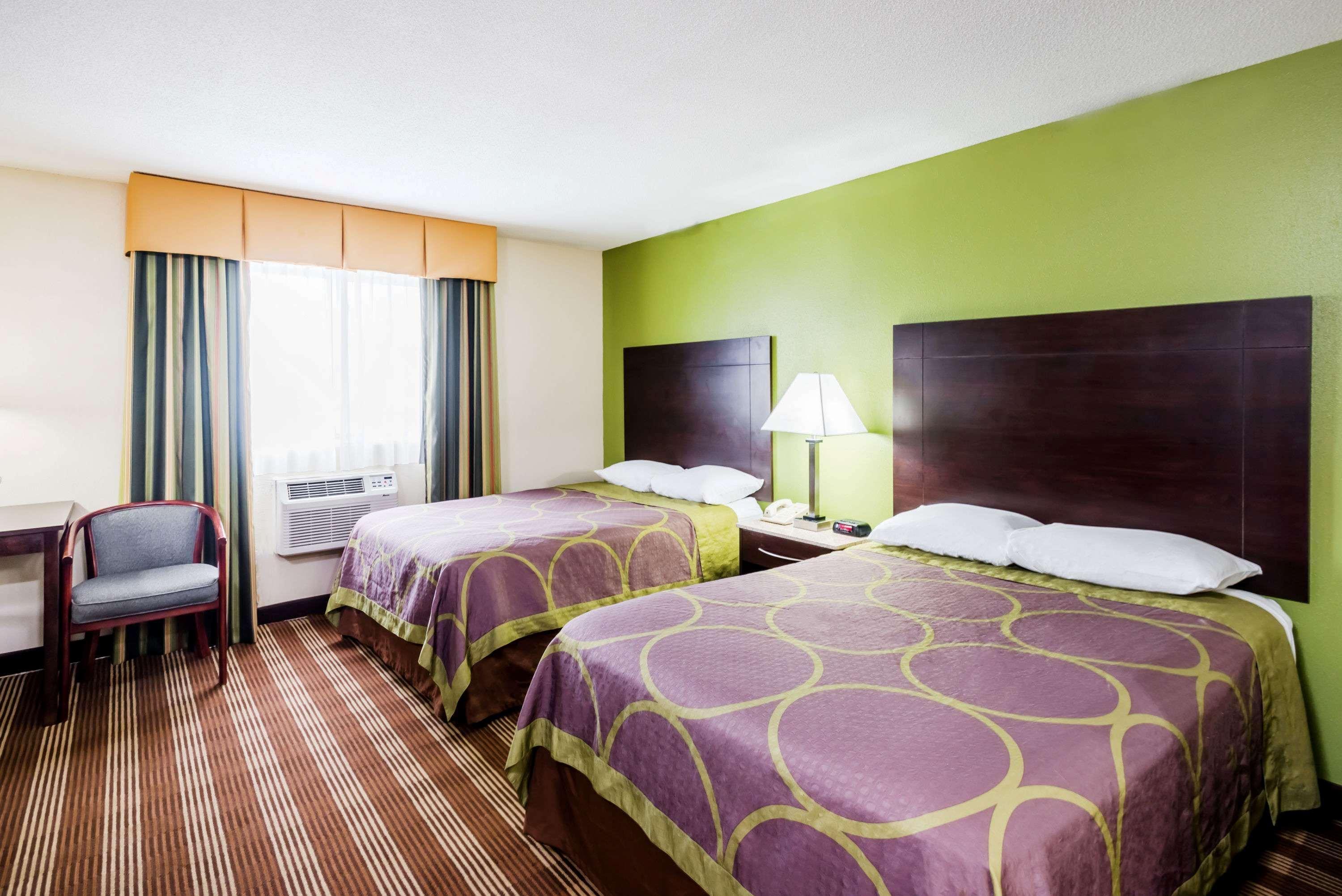 Super 8 By Wyndham Bangor Hotel Екстериор снимка
