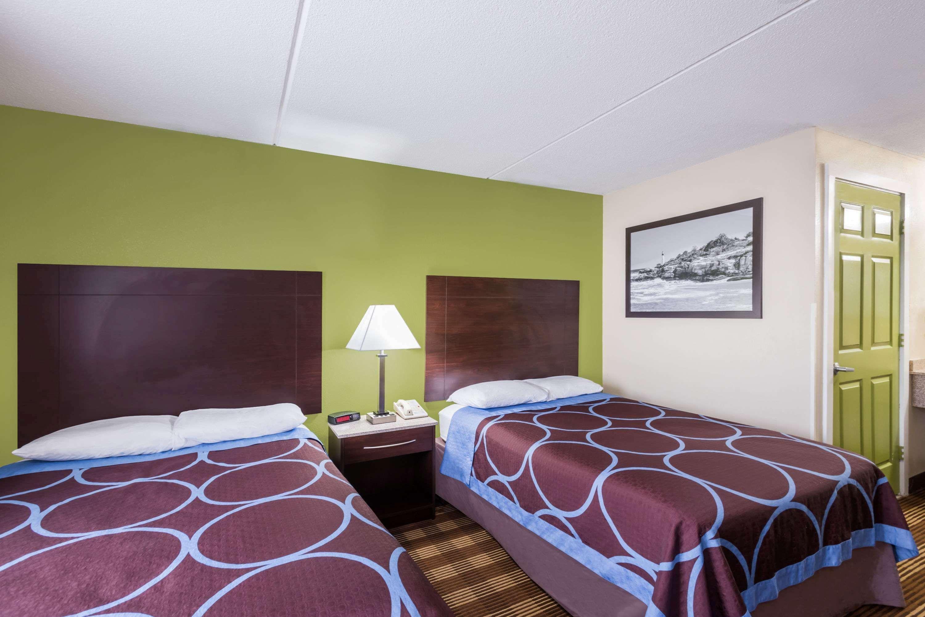 Super 8 By Wyndham Bangor Hotel Екстериор снимка
